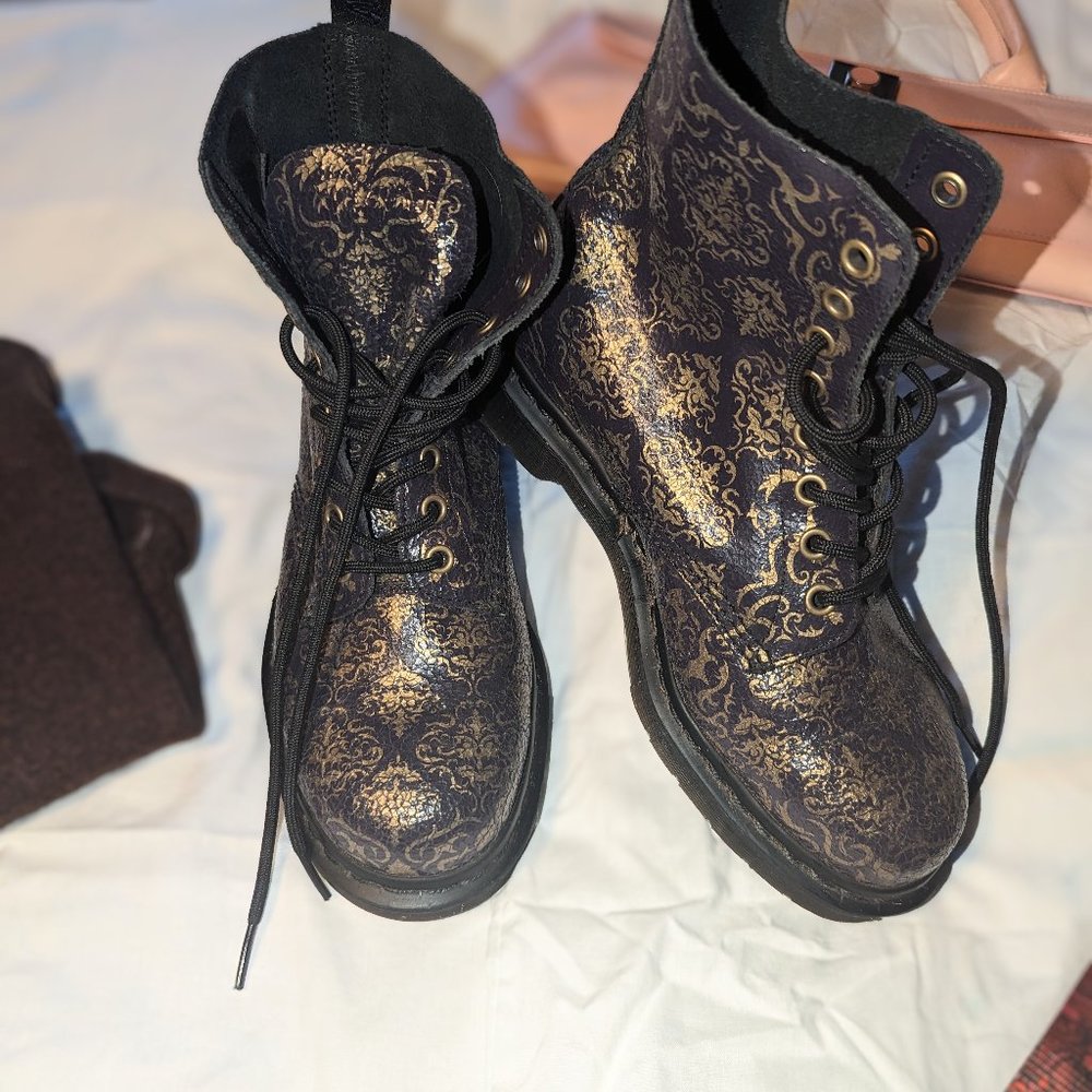 Dr Doc Martens Baroque Boots 8 EU 39  Pascal Purple Gold Leather Combat Moto